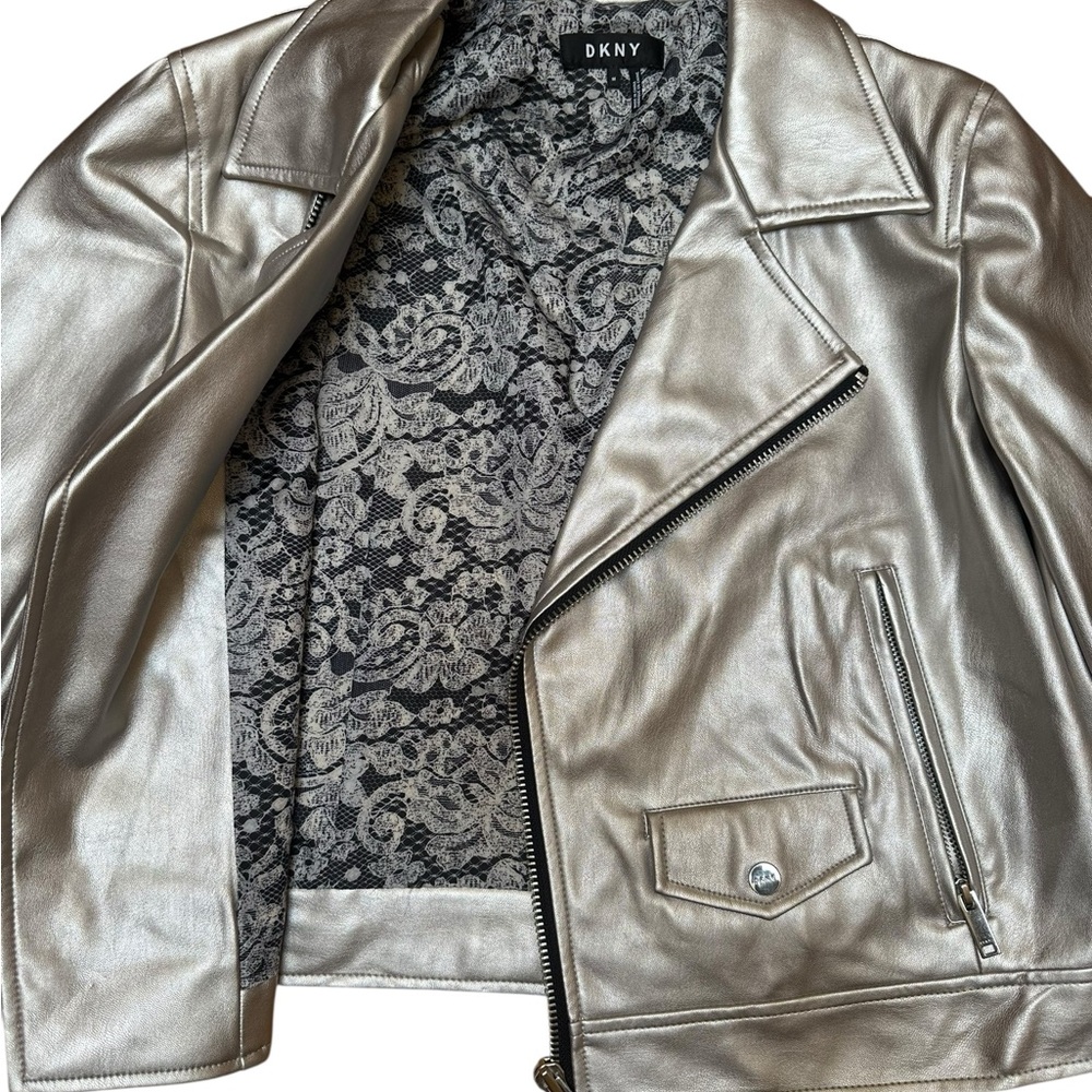 DKNY Metallic Silver Faux Leather Moto Jacket Size Medium - Picture 3 of 11